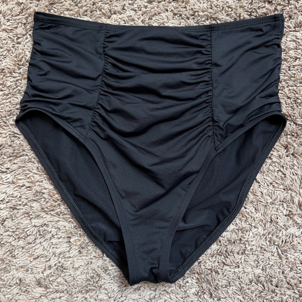 La Blanca High Waisted Shirred Ruched Bikini Bottoms in Black Size 12